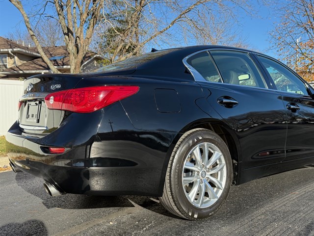 2015 INFINITI Q50 - Image 40