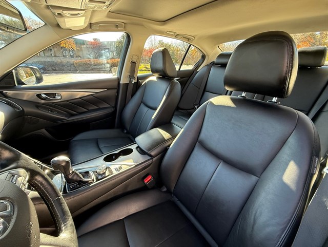2015 INFINITI Q50 - Image 15