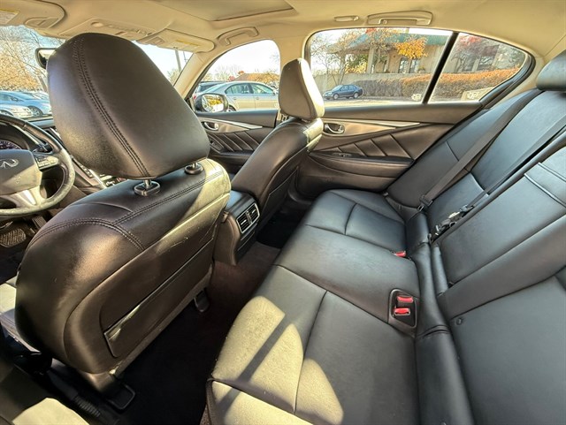 2015 INFINITI Q50 - Image 28