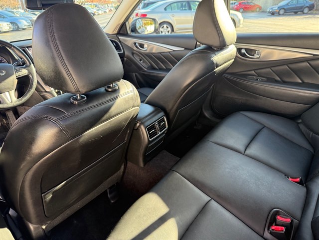2015 INFINITI Q50 - Image 29