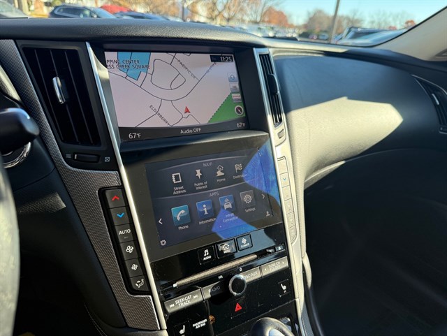 2015 INFINITI Q50 - Image 17