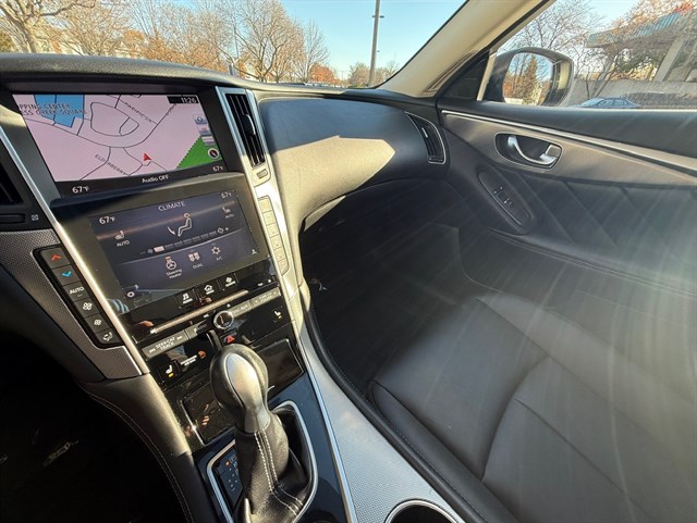 2015 INFINITI Q50 - Image 21