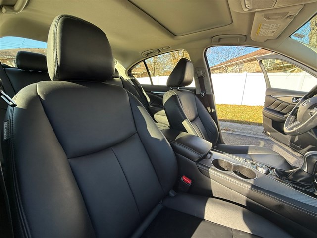 2015 INFINITI Q50 - Image 22