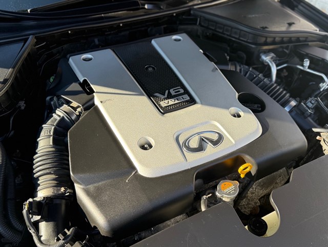 2015 INFINITI Q50 - Image 35