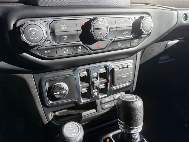 2019 JEEP WRANGLER - Image 27