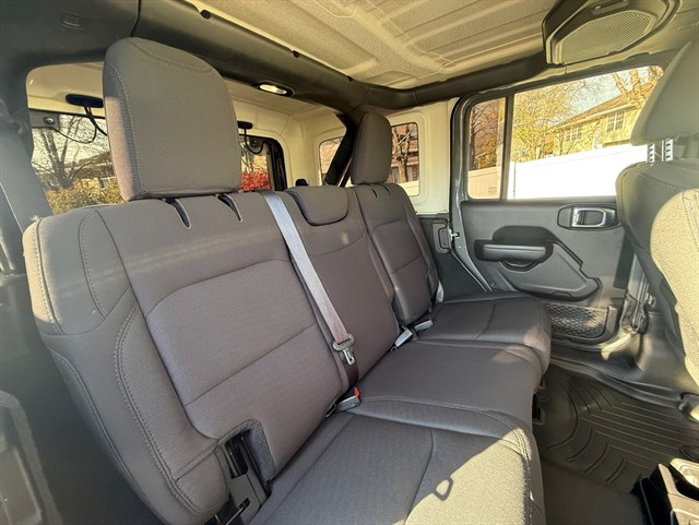 2019 JEEP WRANGLER - Image 37