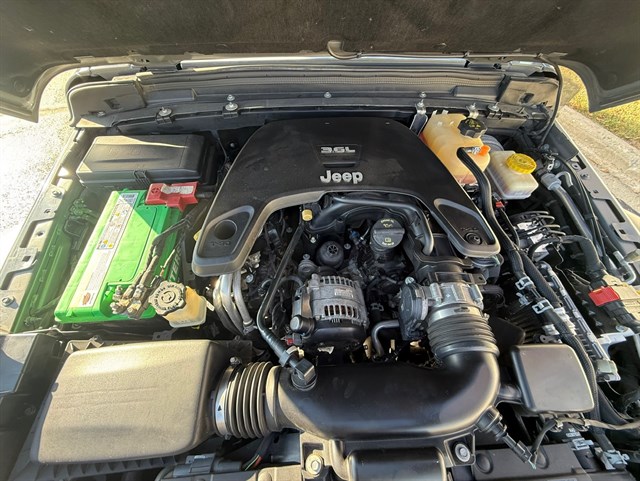 2019 JEEP WRANGLER - Image 33