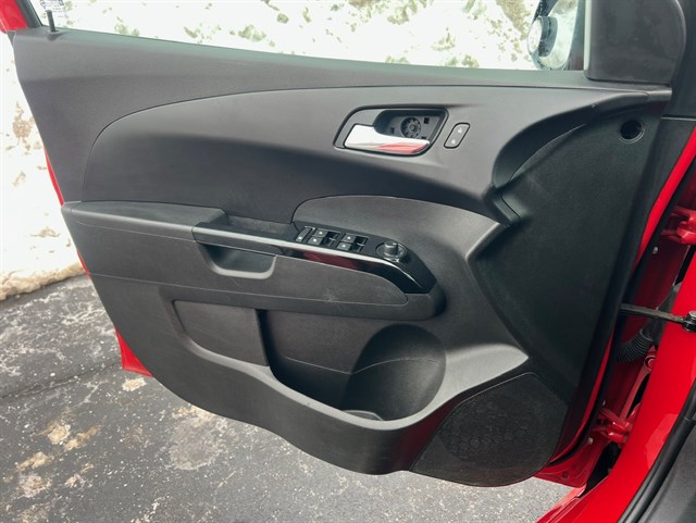 2018 CHEVROLET SONIC - Image 23