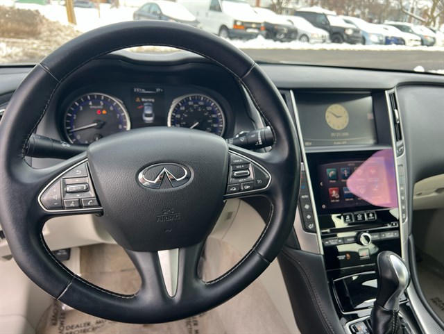 2014 INFINITI Q50 - Image 22
