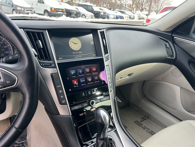 2014 INFINITI Q50 - Image 29