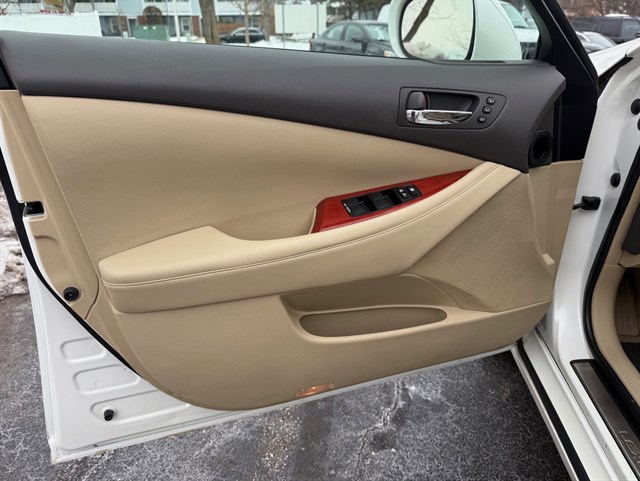 2007 LEXUS ES - Image 26