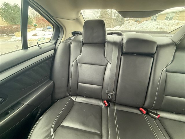 2011 FORD TAURUS - Image 32