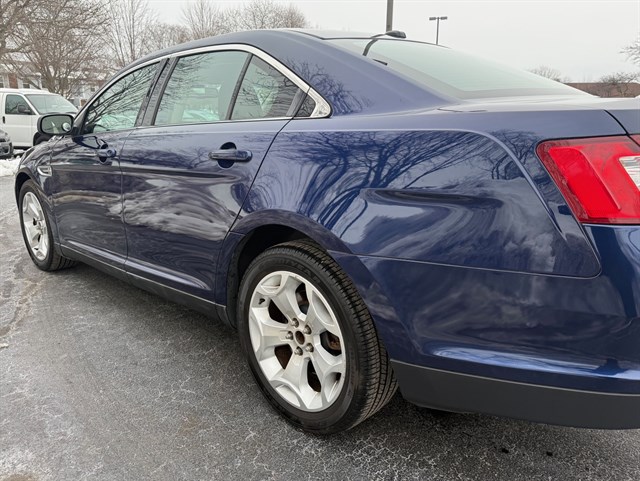 2011 FORD TAURUS - Image 8