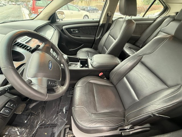 2011 FORD TAURUS - Image 36