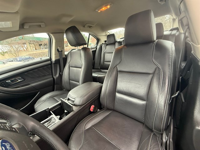 2011 FORD TAURUS - Image 14