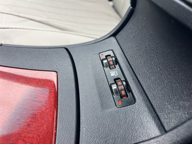 2009 LEXUS ES - Image 31