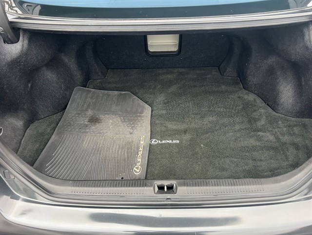 2009 LEXUS ES - Image 21