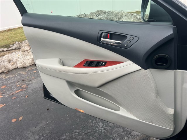 2009 LEXUS ES - Image 30