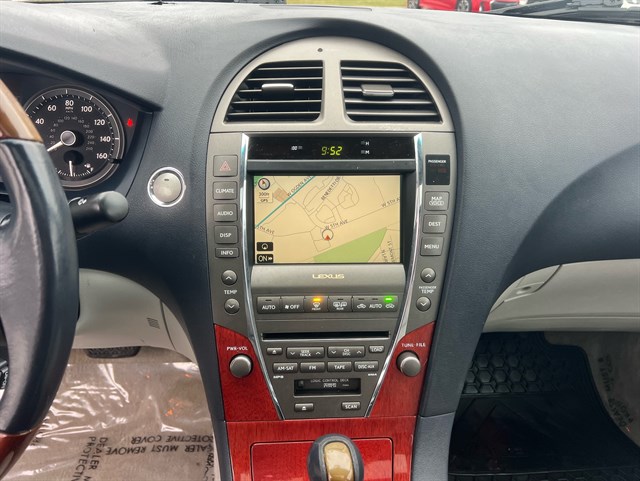 2009 LEXUS ES - Image 25