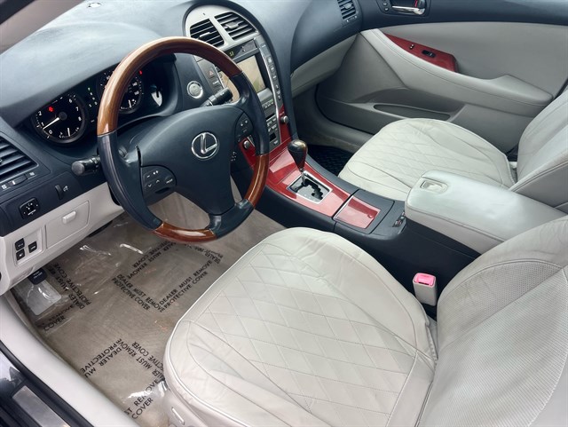 2009 LEXUS ES - Image 35