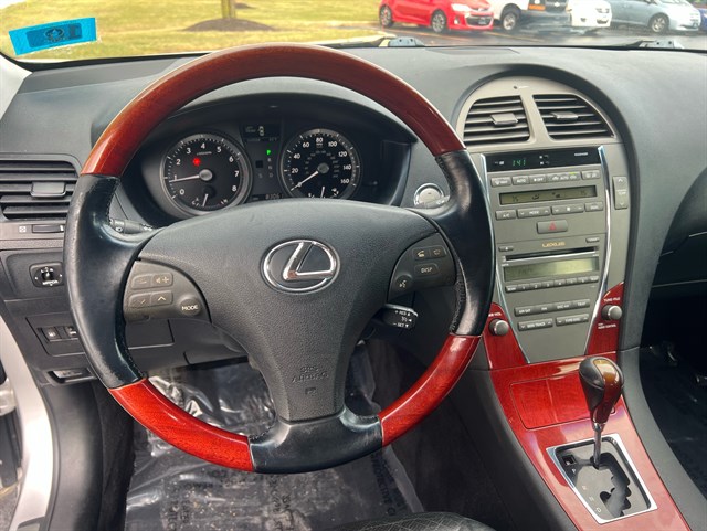 2009 LEXUS ES - Image 26