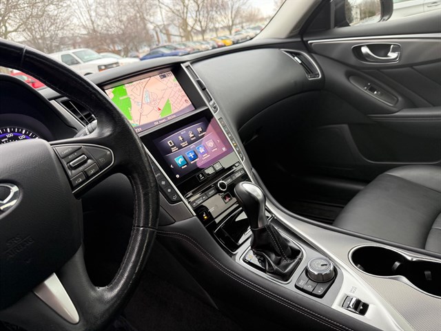 2015 INFINITI Q50 - Image 18
