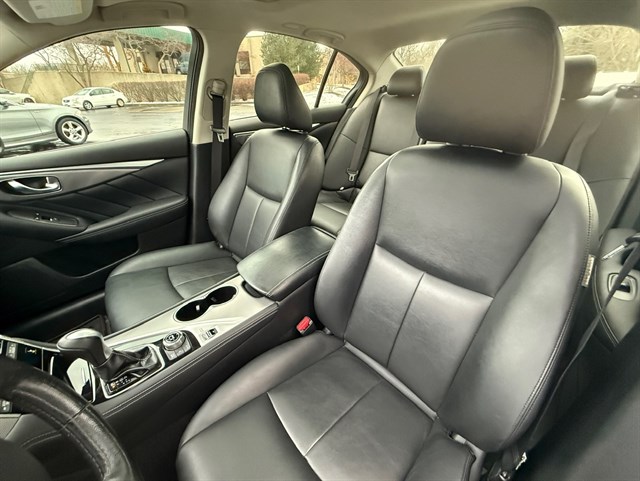 2015 INFINITI Q50 - Image 16