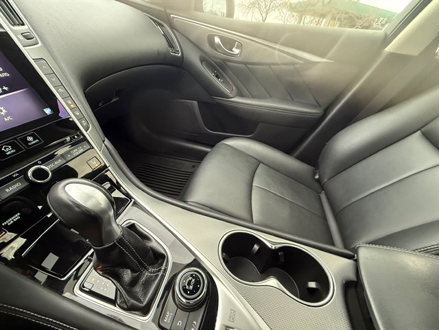 2015 INFINITI Q50 - Image 24