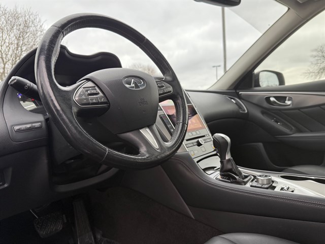 2015 INFINITI Q50 - Image 17