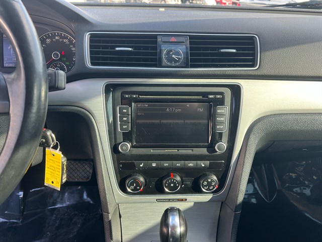 2013 VOLKSWAGEN PASSAT - Image 27