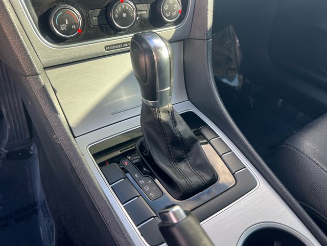 2013 VOLKSWAGEN PASSAT - Image 29