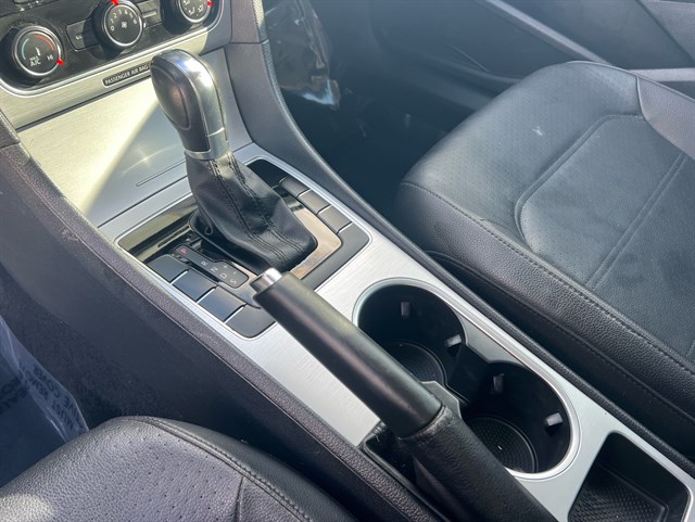 2013 VOLKSWAGEN PASSAT - Image 31