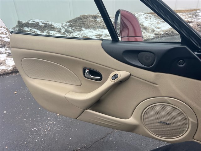 2003 MAZDA MX-5 - Image 34