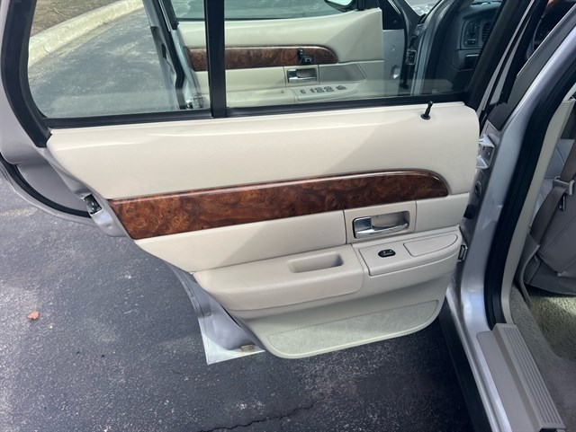 2007 MERCURY GRAND MARQUIS - Image 39