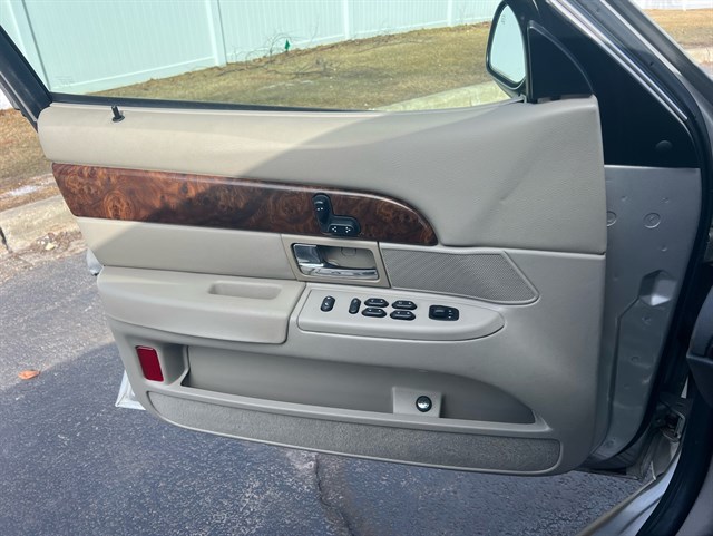 2007 MERCURY GRAND MARQUIS - Image 44