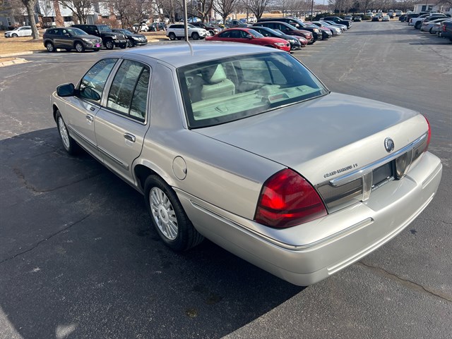 2007 MERCURY GRAND MARQUIS - Image 9