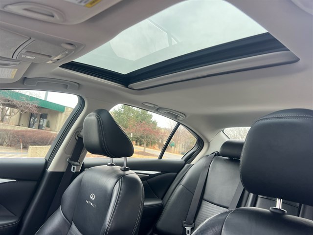 2014 INFINITI Q50 - Image 36