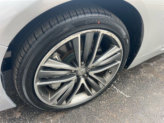 2014 INFINITI Q50 - Image 19