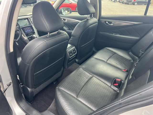 2014 INFINITI Q50 - Image 38