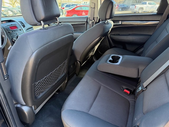 2011 KIA SORENTO - Image 22