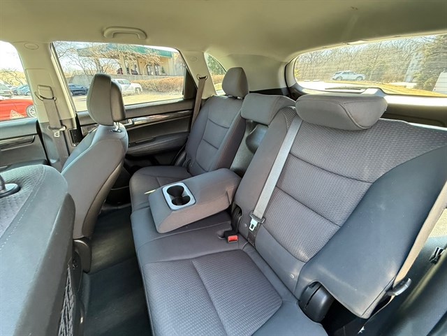 2011 KIA SORENTO - Image 14
