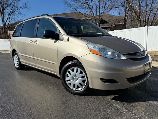 2006 TOYOTA SIENNA - Image 1