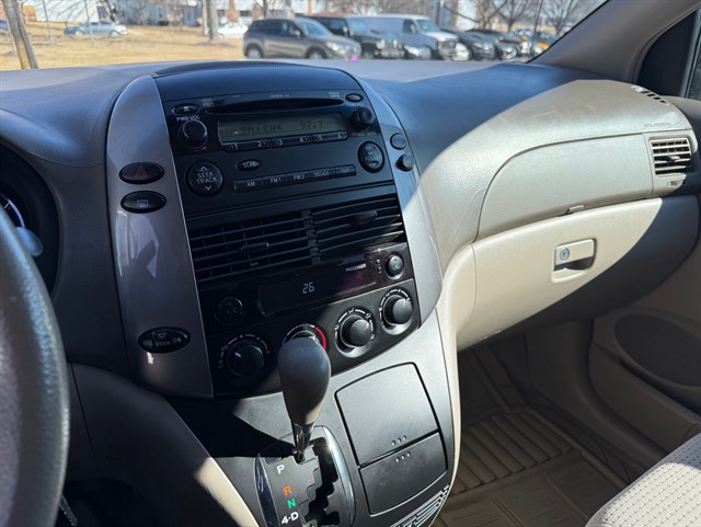 2006 TOYOTA SIENNA - Image 13