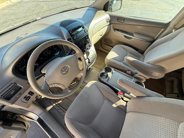 2006 TOYOTA SIENNA - Image 26