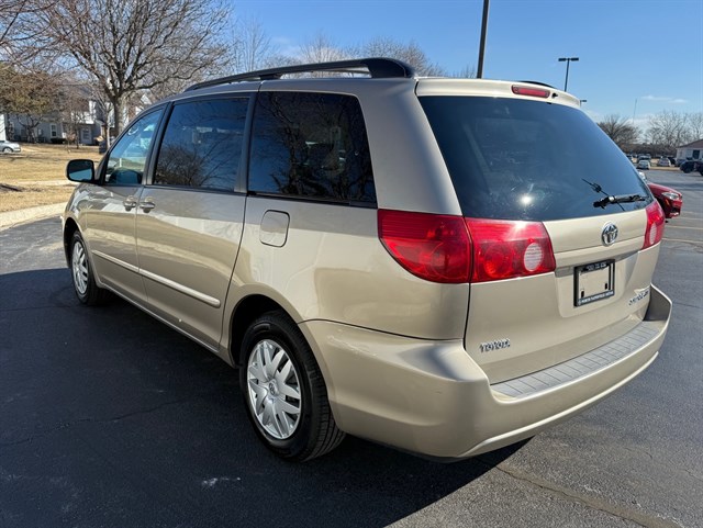 2006 TOYOTA SIENNA - Image 7
