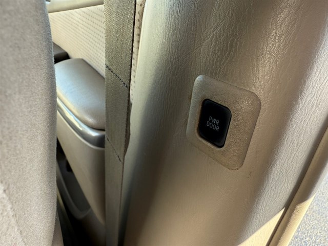 2006 TOYOTA SIENNA - Image 20