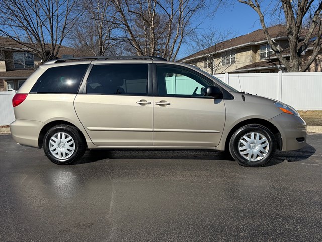 2006 TOYOTA SIENNA - Image 3