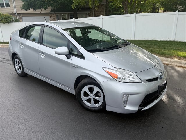 2014 Toyota Prius Two's photo