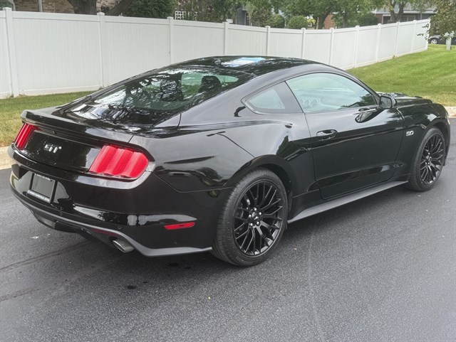 2017 Ford Mustang GT - Photo 6