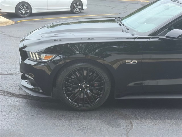 2017 Ford Mustang GT - Photo 29